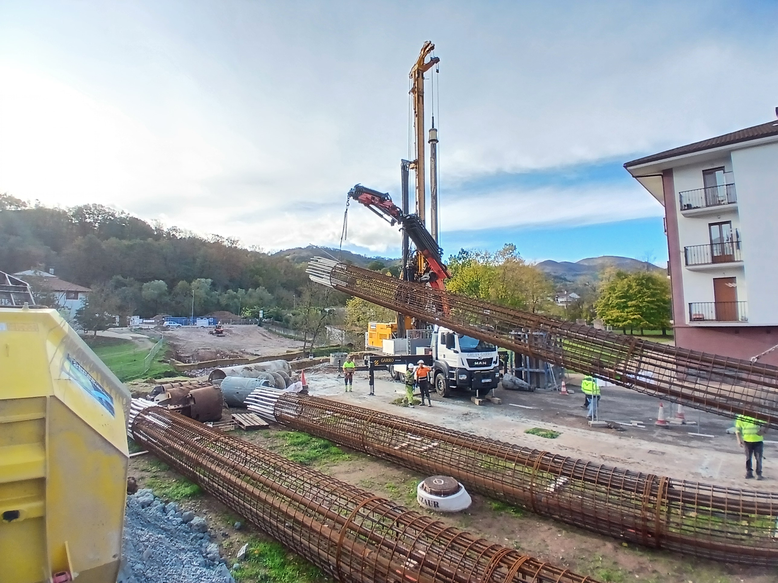Comienza la cimentación del nuevo puente de Elizondo 