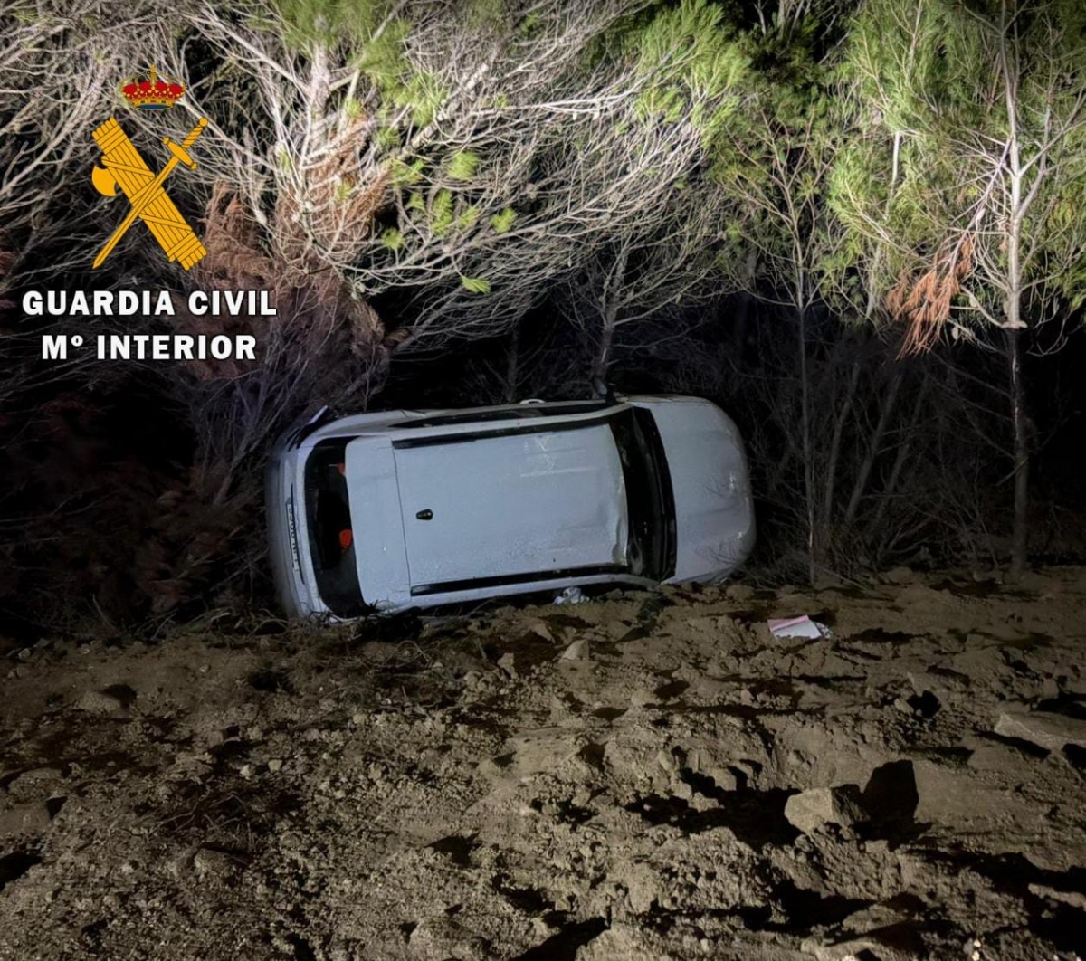 Un conductor, rescatado de madrugada tras caer con su coche por un barranco en un parque eólico en Tierra Estella
