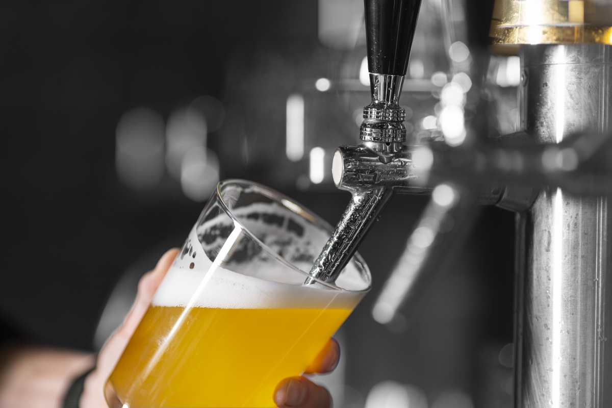 Detenido en Pamplona tras vaciar 450 litros de cerveza en el bar de un club deportivo
