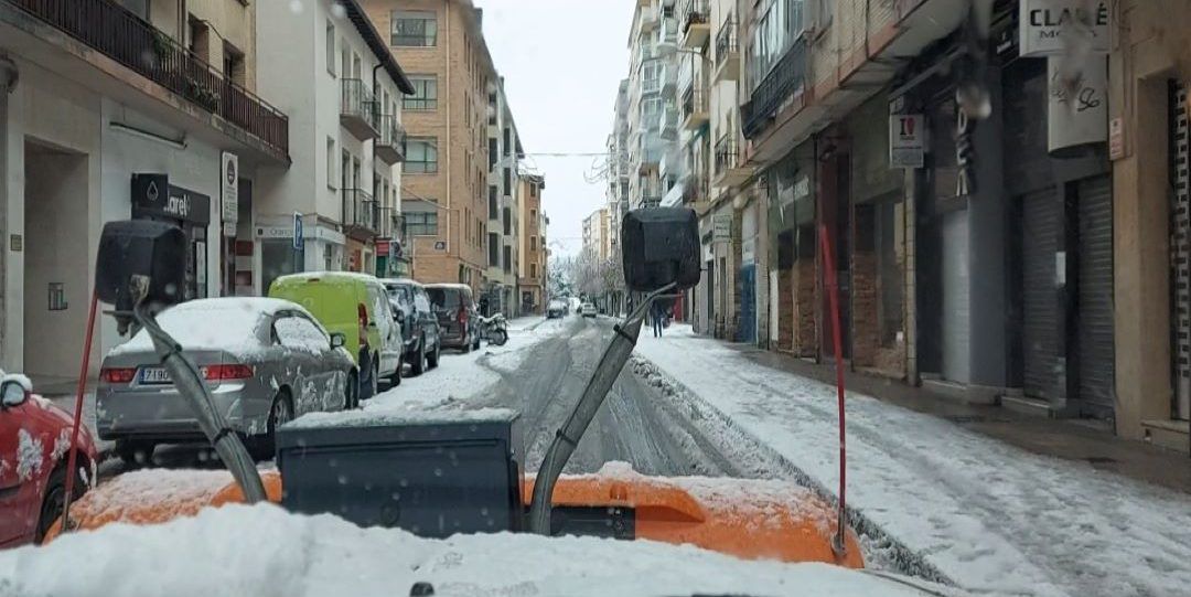 El Ayuntamiento de Burlada activa el plan invernal por el riesgo de nieve y hielo en la zona centro de Navarra