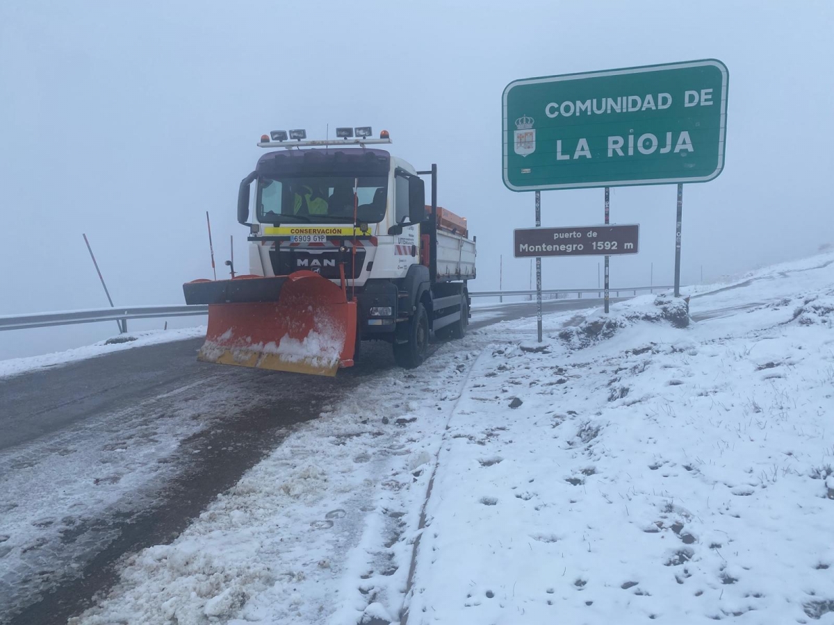 Cadenas obligatorias en los puertos de Pradilla, Peña Hincada y Montenegro por la nieve en La Rioja