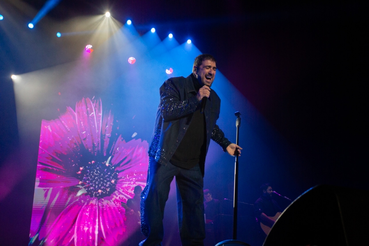 Antonio Orozco ofrece en Pamplona una noche memorable de La Gira de Mi Vida