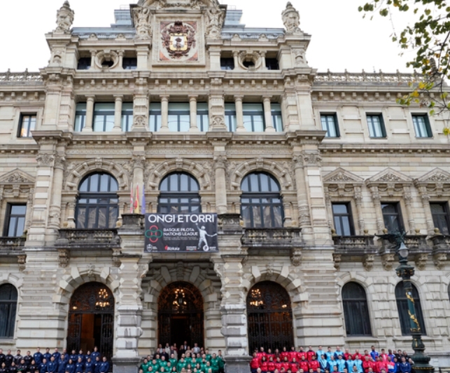 El Palacio Foral acoge la recepción a la Liga de Naciones de pelota vasca que se celebra en Bizkaia