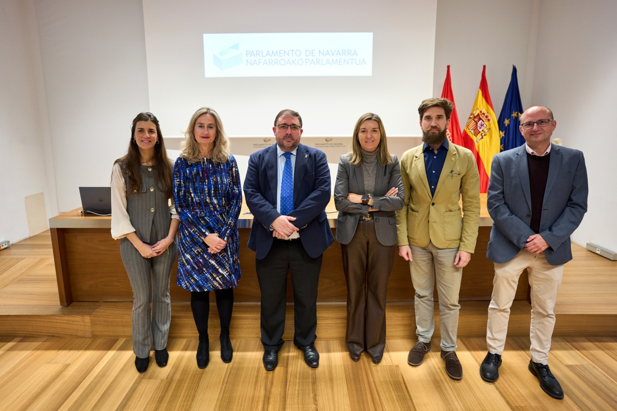 Hualde llama a impulsar una reforma de la LORAFNA que «refuerce el autogobierno»