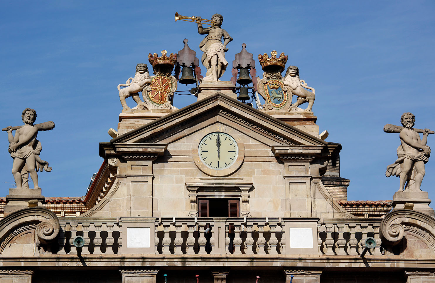 El Tribunal Administrativo de Navarra respalda al Ayuntamiento de Iruñea y avala las listas bilingües en Pedagogía