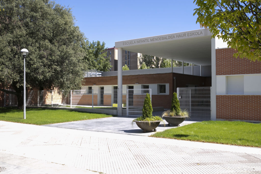 UPN advierte de la aparición de una rata en la escuela infantil de Mendebaldea en septiembre