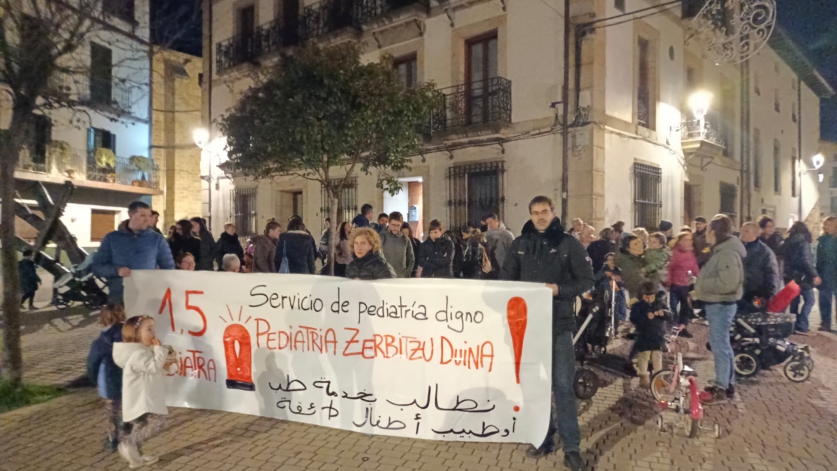 Padres y madres de Alsasua, Olazti y Ziordia reclaman un servicio de pediatría «suficiente, estable y de calidad