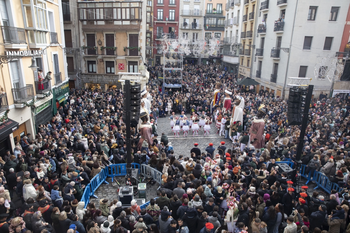 Pamplona mantiene la procesión del San Saturnino pese a las elecciones, pero el encendido navideño en Pamplona pasa al lunes, día 30