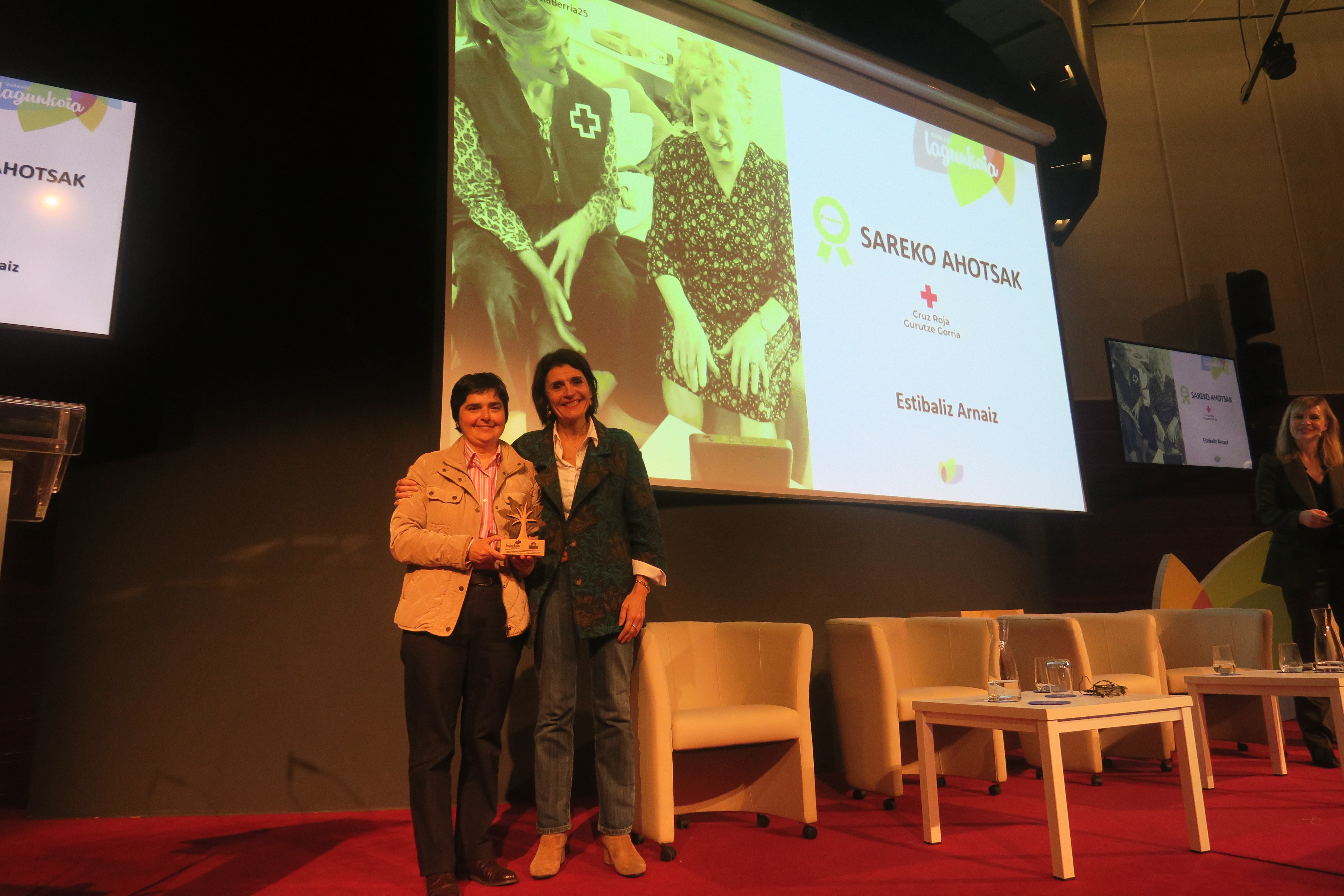 Roja Euskadi gana el Premio Euskadi Lagunkoia Berria 2025 por su proyecto “Voces en Red”