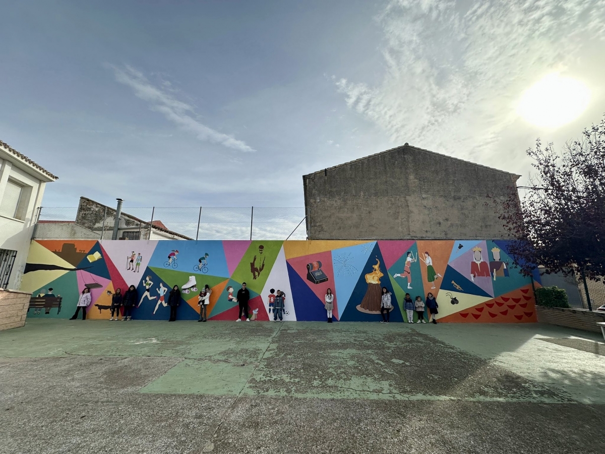 Fustiñana estrena un mural participativo en la ludoteca que rinde homenaje a los colectivos de la localidad