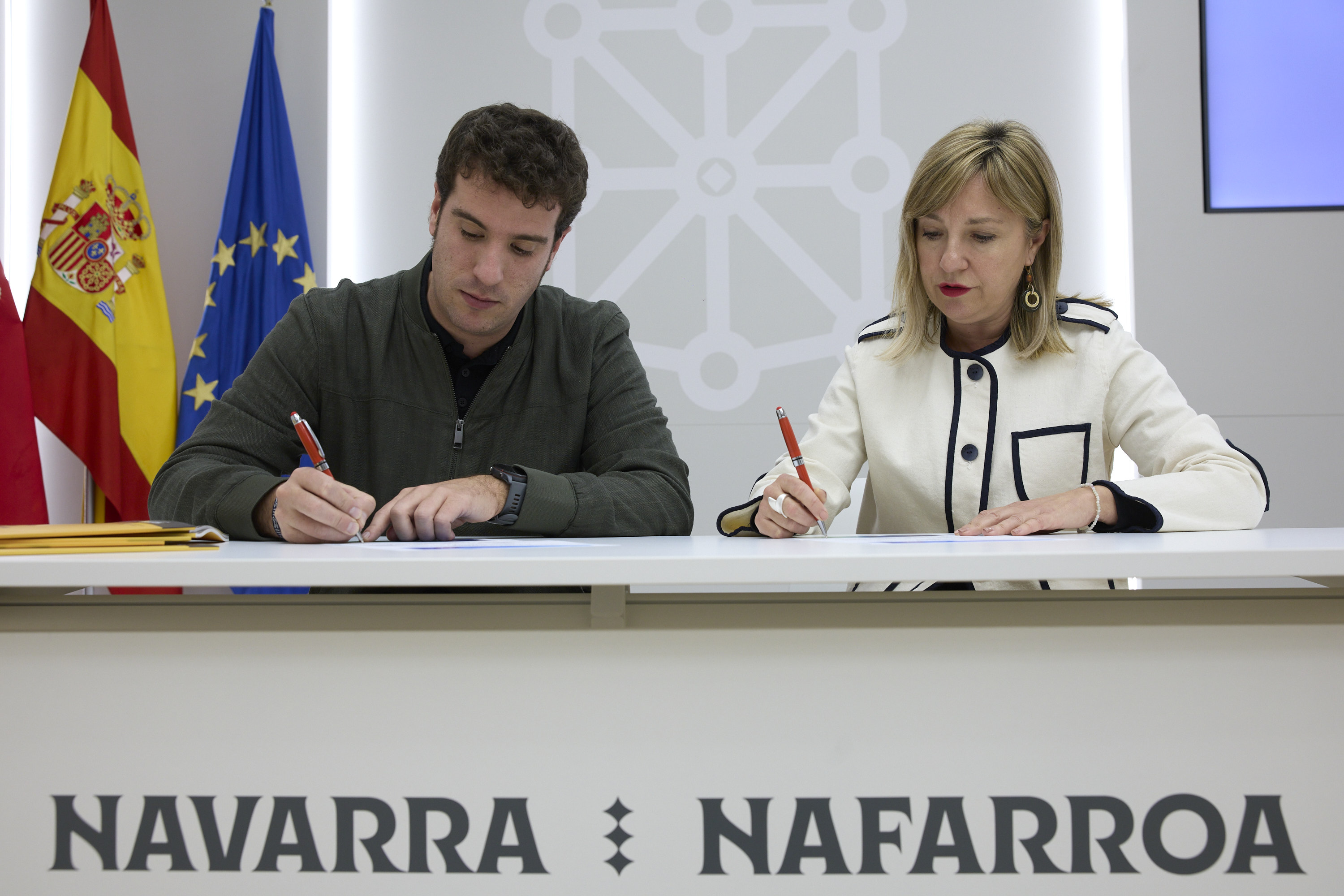 El Gobierno Foral y la FNMC firman el Pacto por la Movilidad Segura y Sostenible