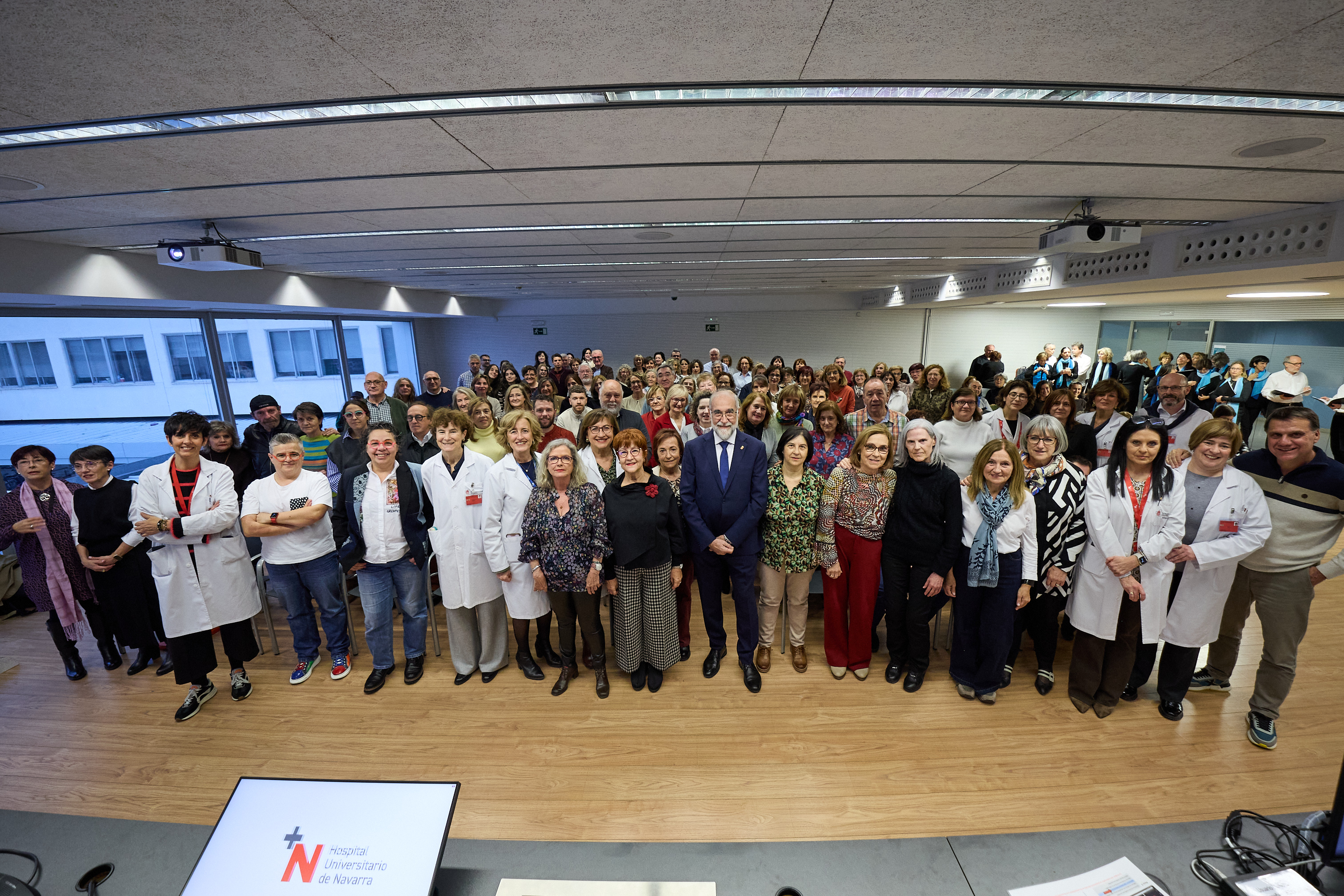 El Hospital Universitario de Navarra rinde homenaje a 123 profesionales jubilados