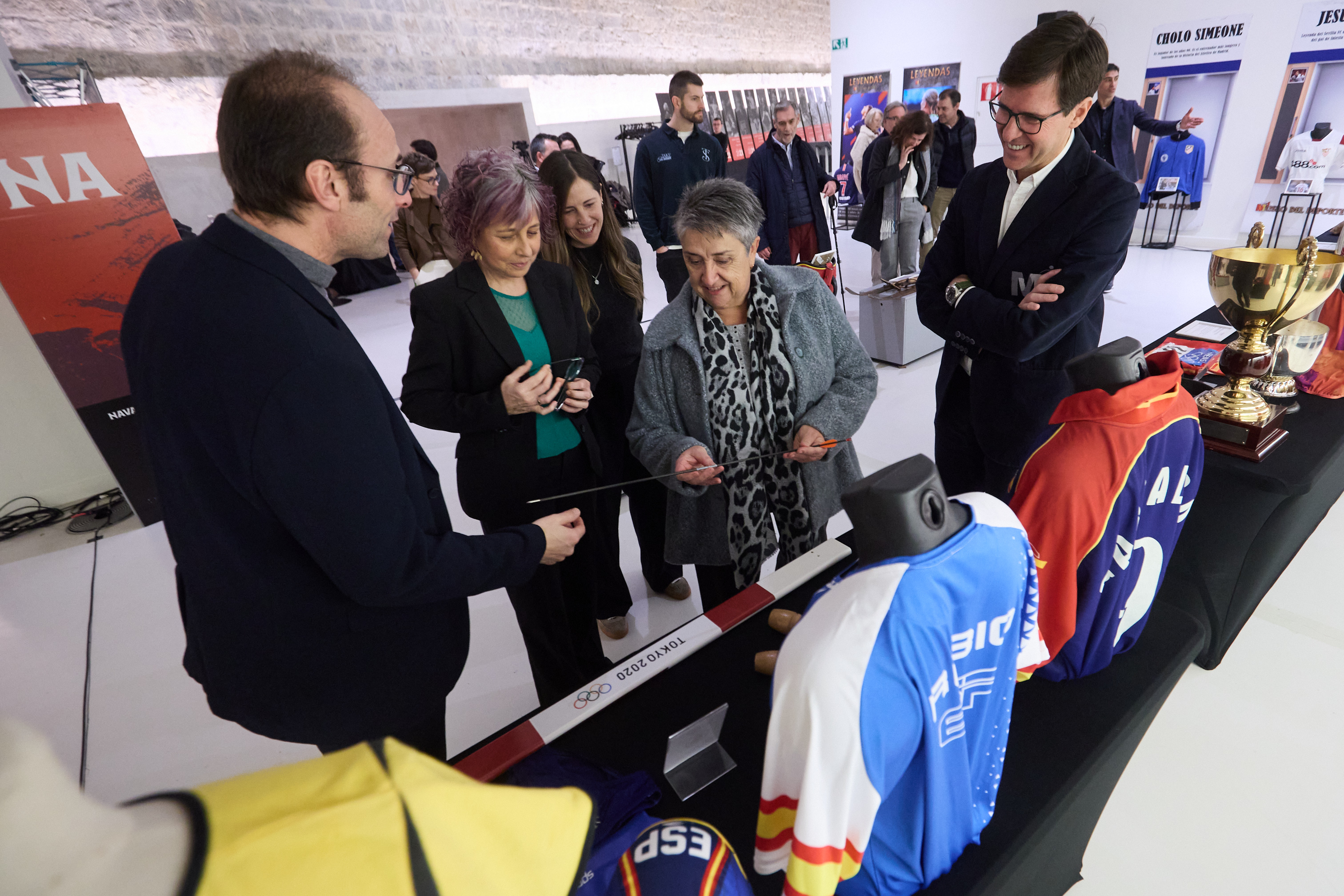 La sala de la Muralla de Baluarte acoge la exposición ‘Leyendas del Deporte’