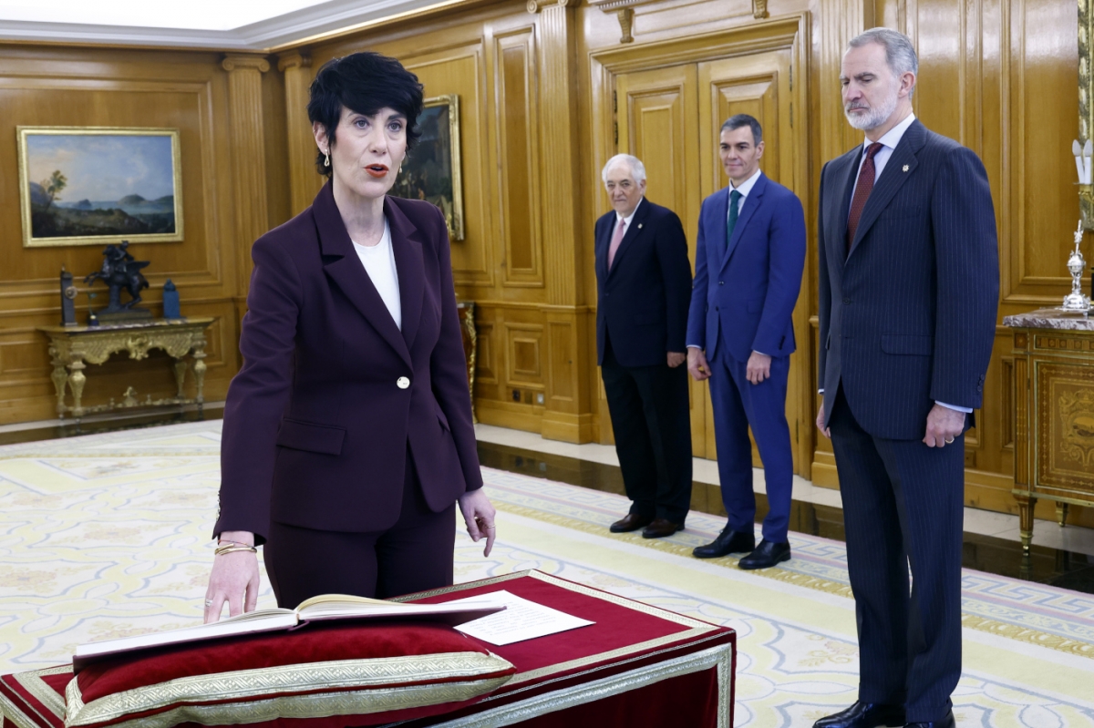 Elma Saiz promete en Zarzuela su cargo como nueva portavoz del Gobierno