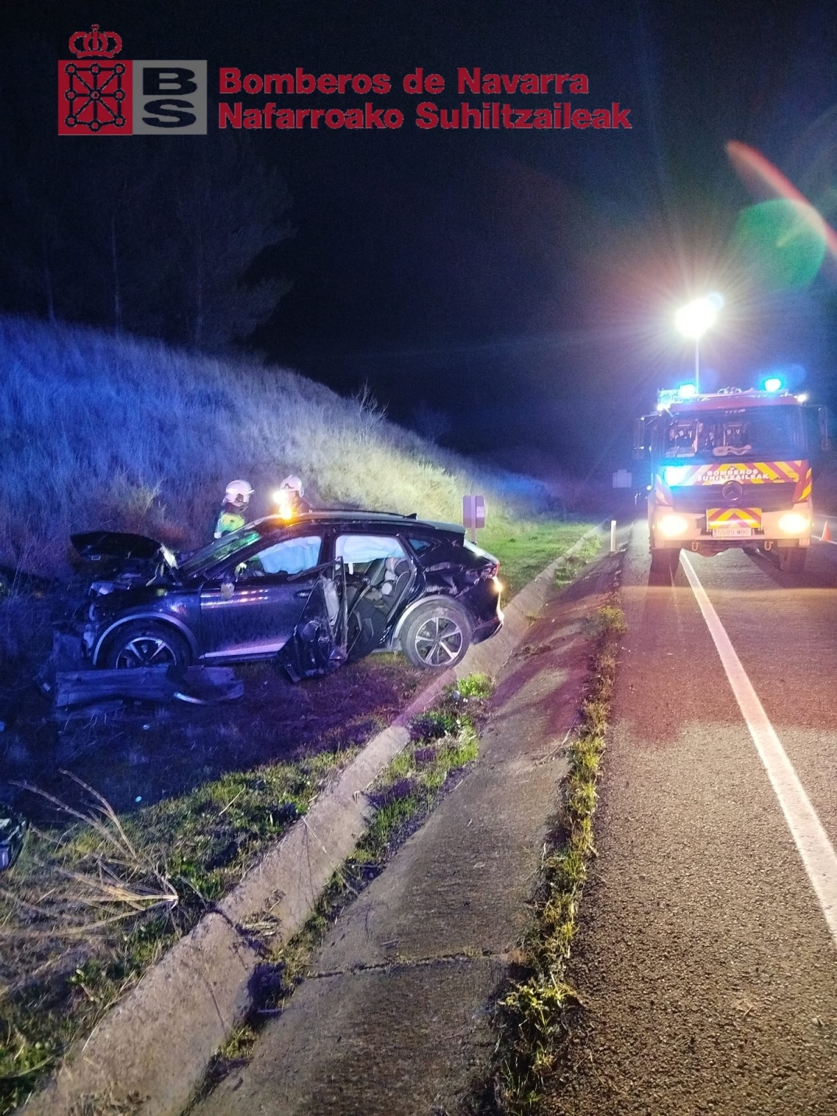 Un hombre, de 37 años,  herido en una salida de vía con vuelco en la NA-666, en Sesma
