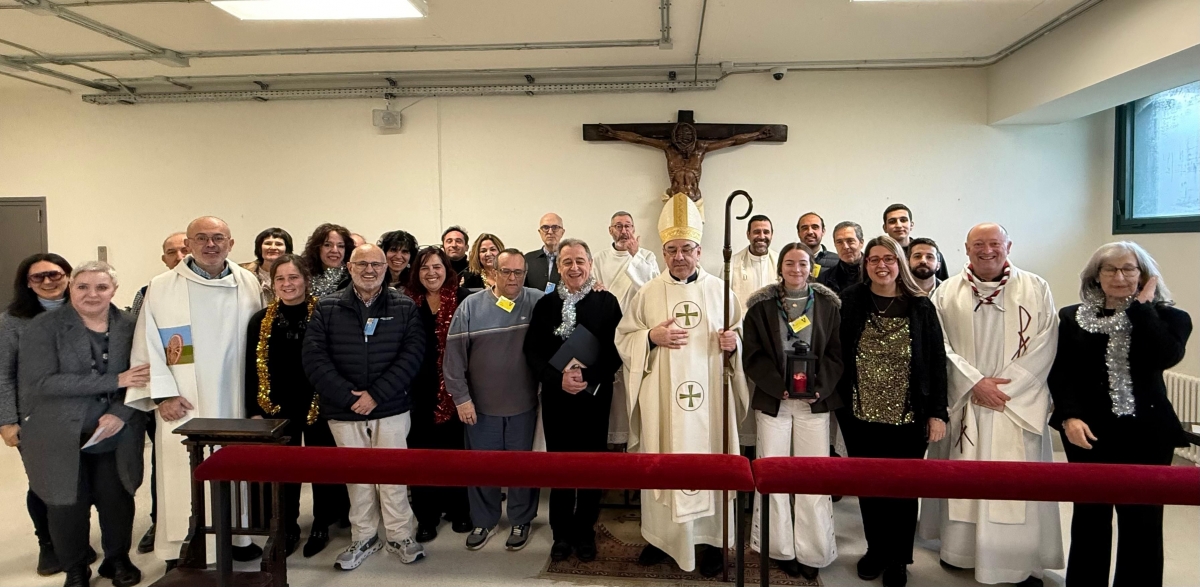 El arzobispo de Pamplona, en el Centro Penitenciario: “Todos importamos para Dios, sea cual sea nuestro pasado