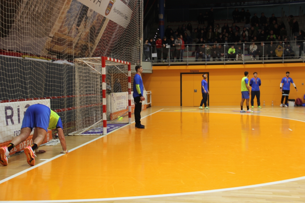 La selección española de balonmano realiza un entrenamiento a puertas abiertas en el polideportivo de Tudela