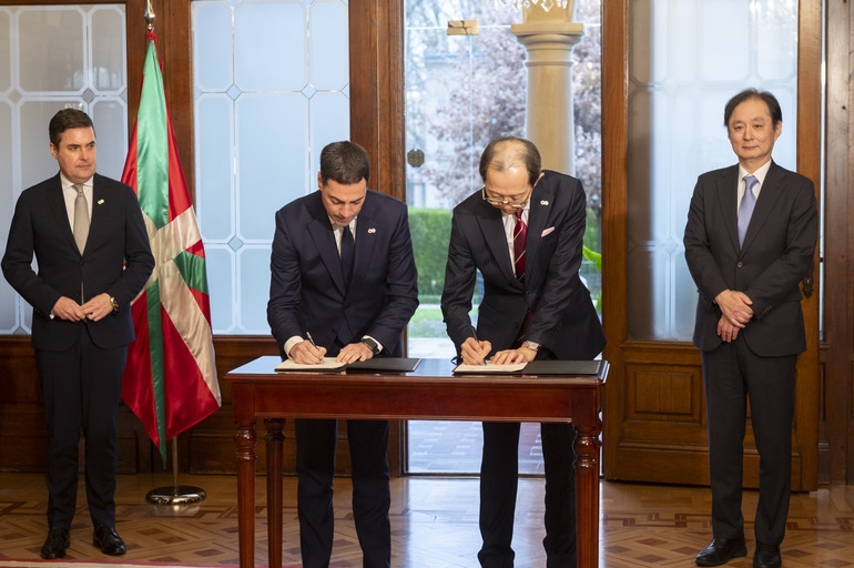 Euskadi y Fukushima refuerzan su alianza estratégica para liderar el sector de las energías limpias