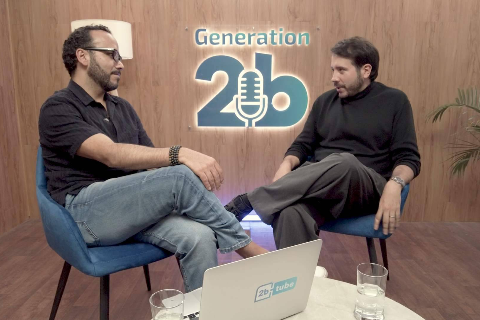 2btube lanza Generation 2b, un podcast bilingüe que explora la creatividad desde dentro