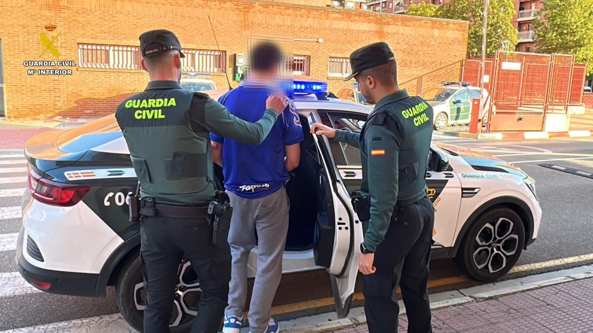 La Guardia Civil detiene en Logroño al receptor de un paquete postal con medio kilo de hachís de varias clases