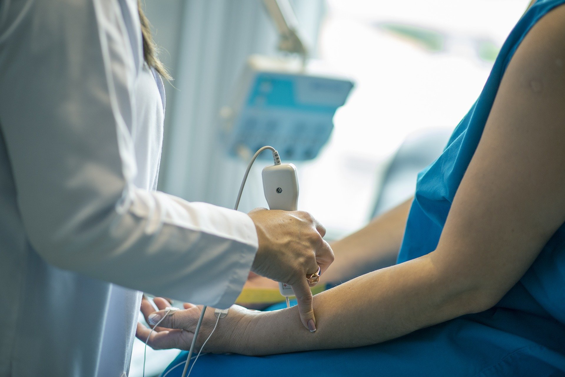 El Departamento de Salud destina 1,2 millones a financiar 18 proyectos de investigación biomédica en Navarra