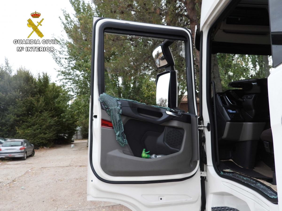 Cae un grupo criminal que robaba mercancías en camiones y actuaba también en Navarra: llegaron a retener a un camionero