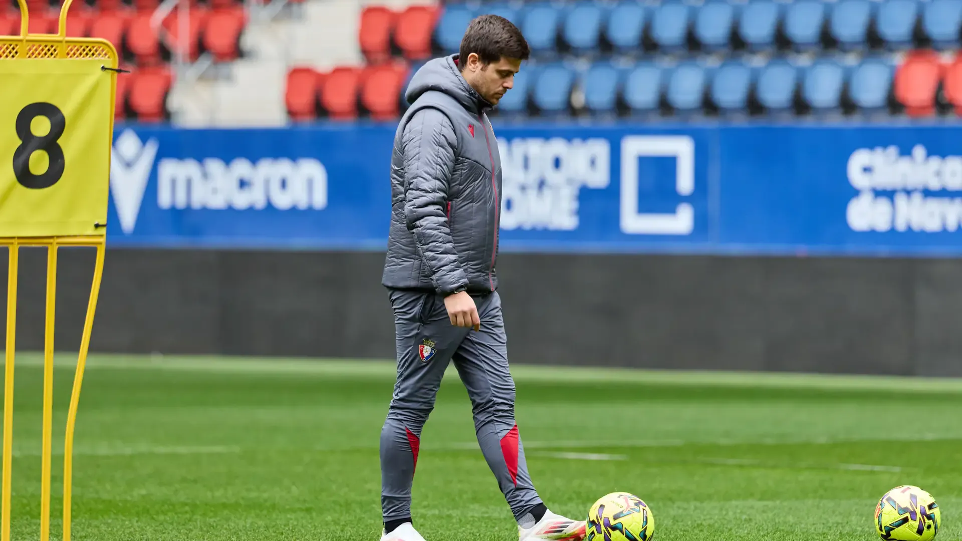 Osasuna cita a 21 futbolistas para recibir al Real Oviedo en El Sadar con las bajas de Moncayola e Iker Benito