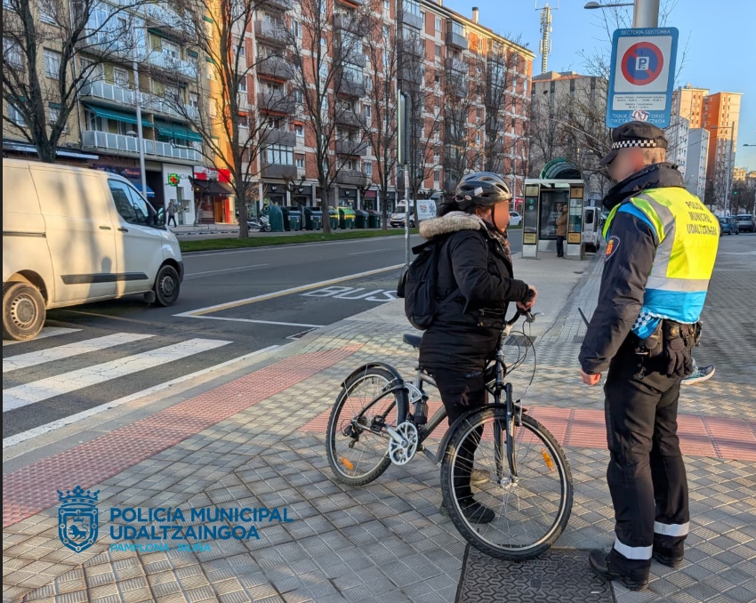 Los accidentes de patinetes eléctricos bajan un 38,6% en Pamplona, pero los de bicicletas suben un 29%