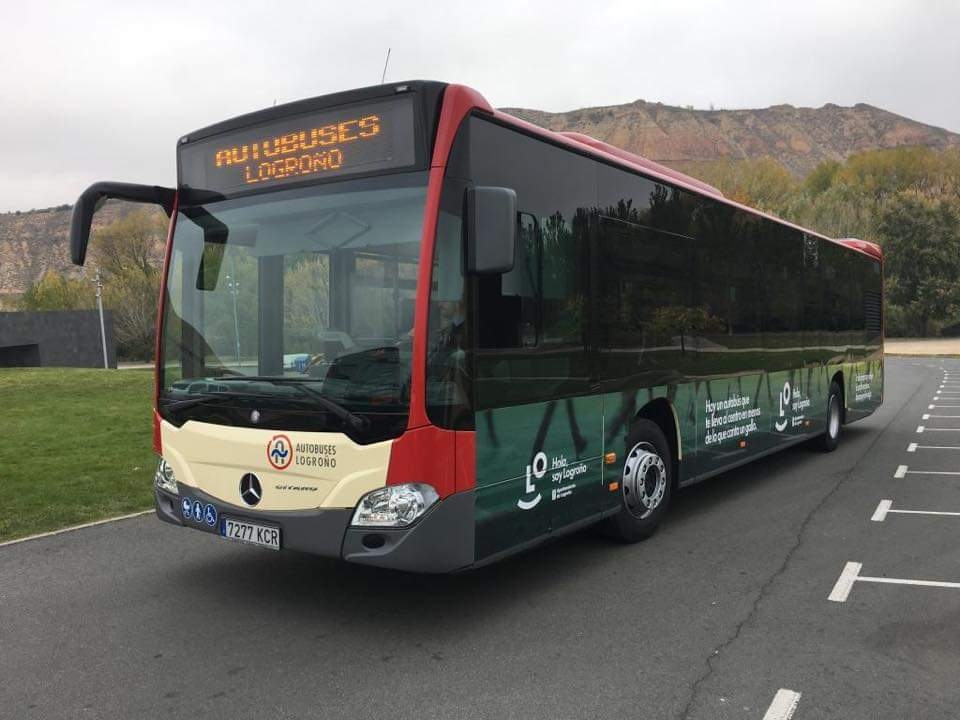 La línea 4 del autobús urbano de Logroño incorpora el pago con tarjeta bancaria y dispositivos móviles