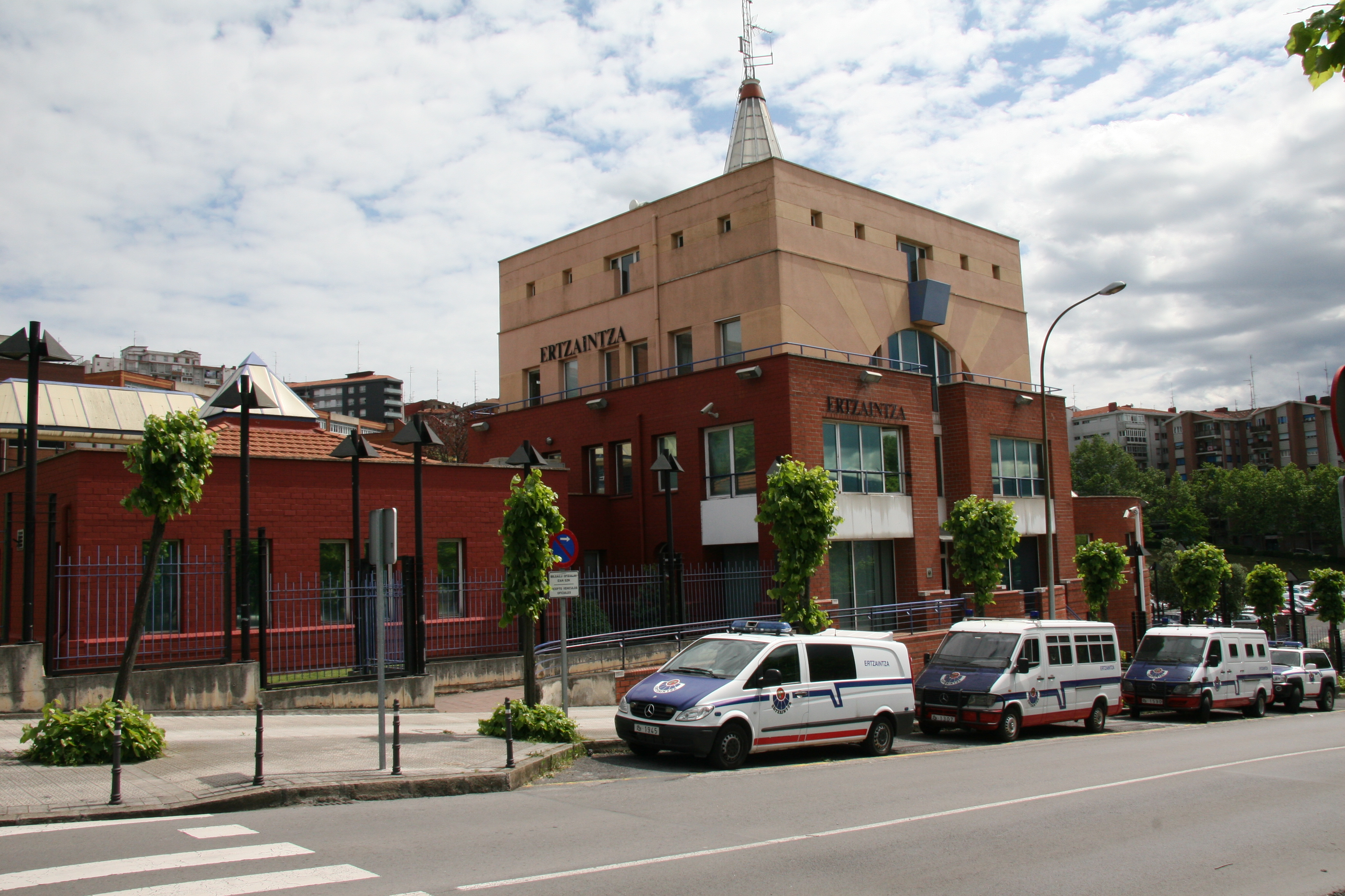Un detenido y un investigado tras una violenta pelea con armas blancas en Barakaldo