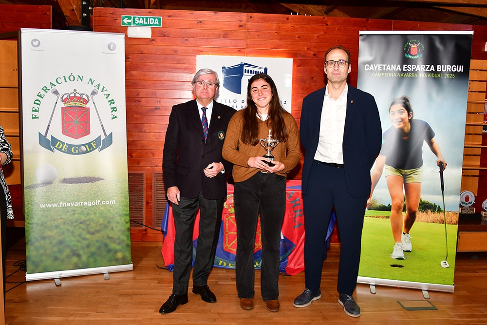 Mikel Arribas Iriarte y Cayetana Esparza Burgui, mejores golfistas navarros de 2025