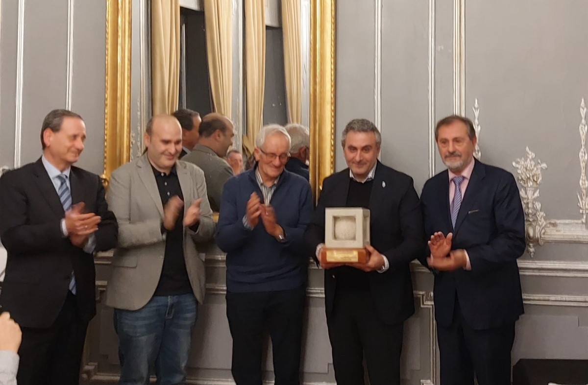 Carlos Rodríguez Félix recibe el Premio Periodistas de Navarra