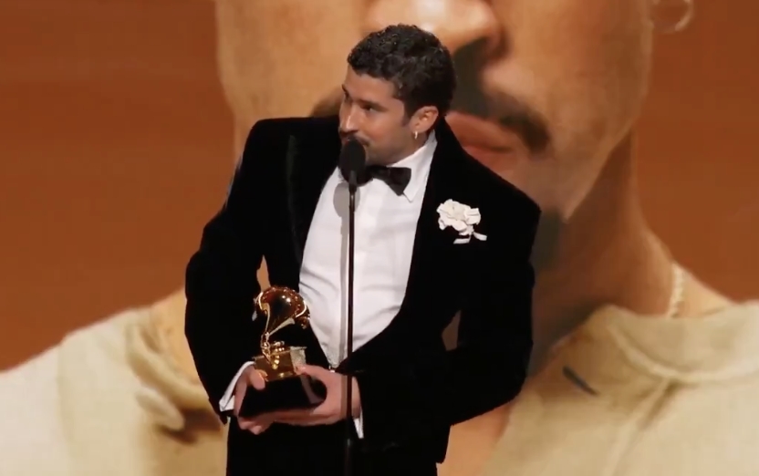 Bad Bunny hace historia en los Grammy y clama contra el ICE desde el escenario