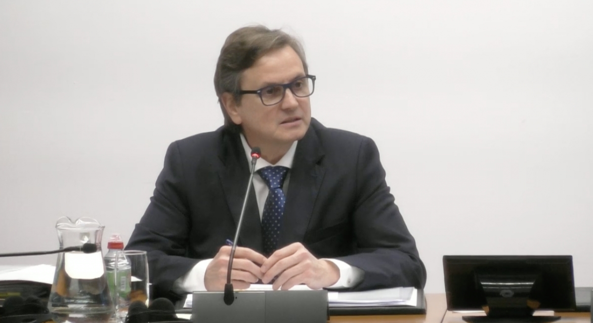 López Vera defiende la adjudicación de Belate ante un duro interrogatorio de Esparza en la comisión de investigación 