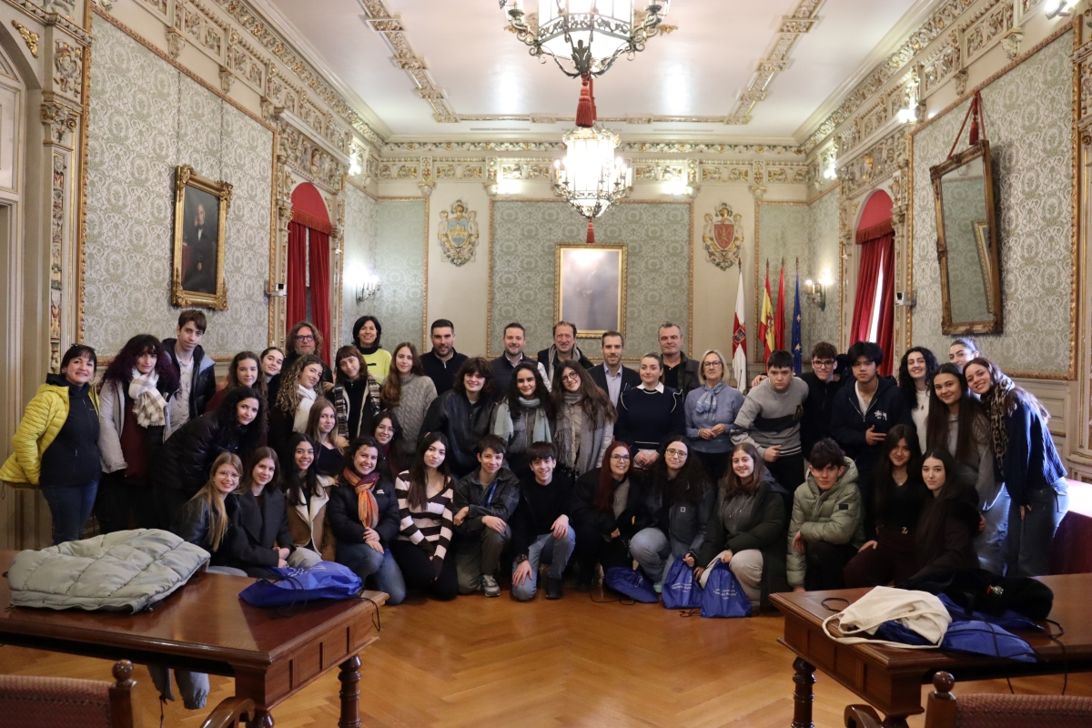 El Ayuntamiento de Tudela recibe a la Escuela de Música Nou Barris de Barcelona por un intercambio musical