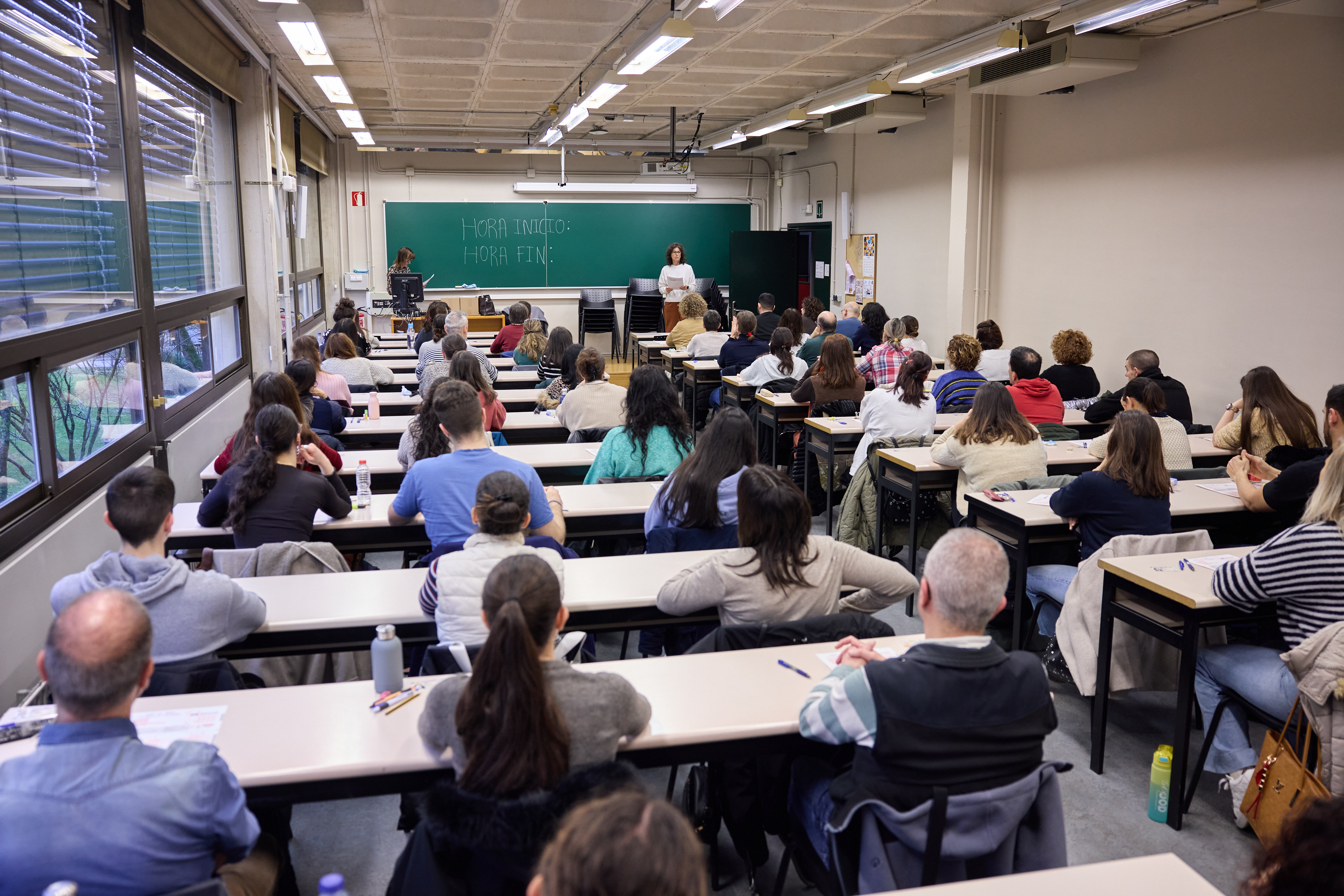 Casi 900 personas, de las 7.231 presentadas, ha aprobado la primera prueba de la oposición de Administrativo