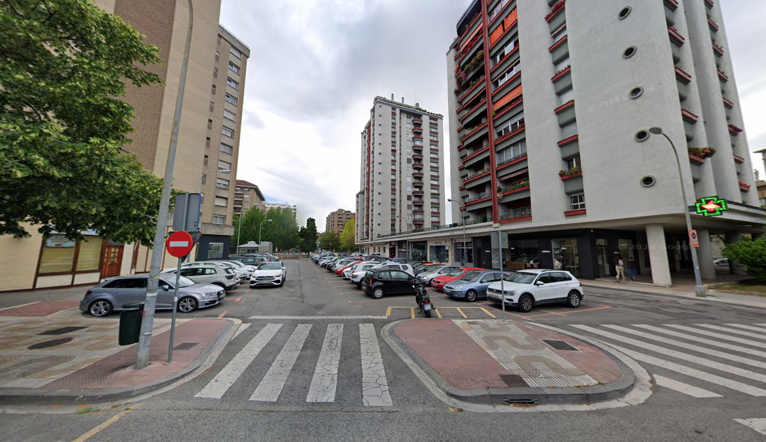 La zona de aparcamiento de la plaza Orden de Malta en San Juan, cerrada por obras de asfaltado la semana que viene
