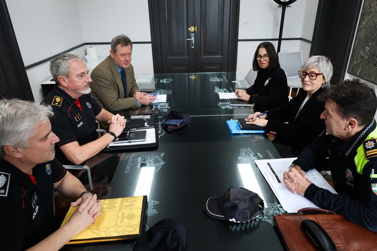 Bingen Zupiria y Amaia Agirre analizan la seguridad en Getxo tras el descenso de la criminalidad en el municipio