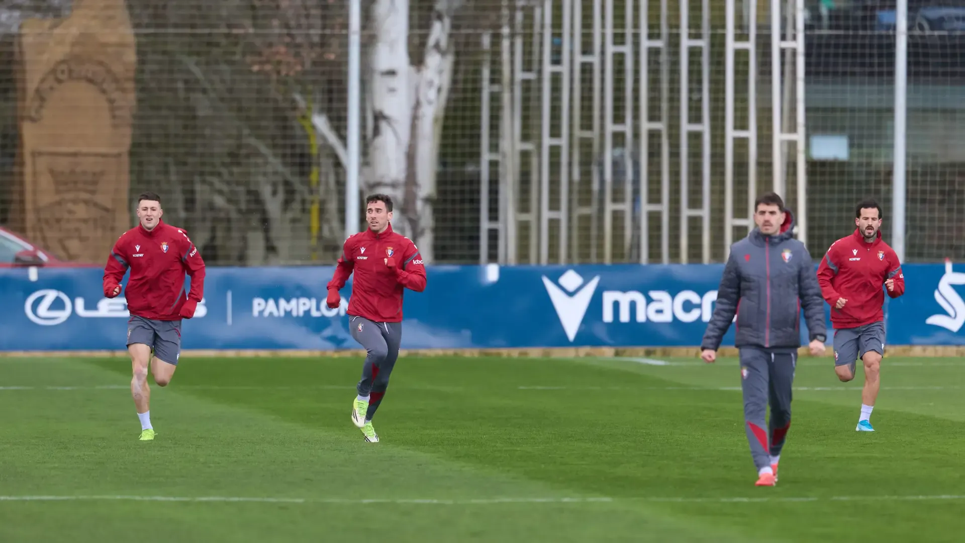 Osasuna inicia la preparación del duelo ante el Real Madrid con las ausencias de Boyomo e Iker Benito
