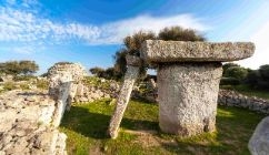 Cultura exige el cese de las obras en la carretera de Rafal Rubí por riesgo para la 'Menorca Talayótica'