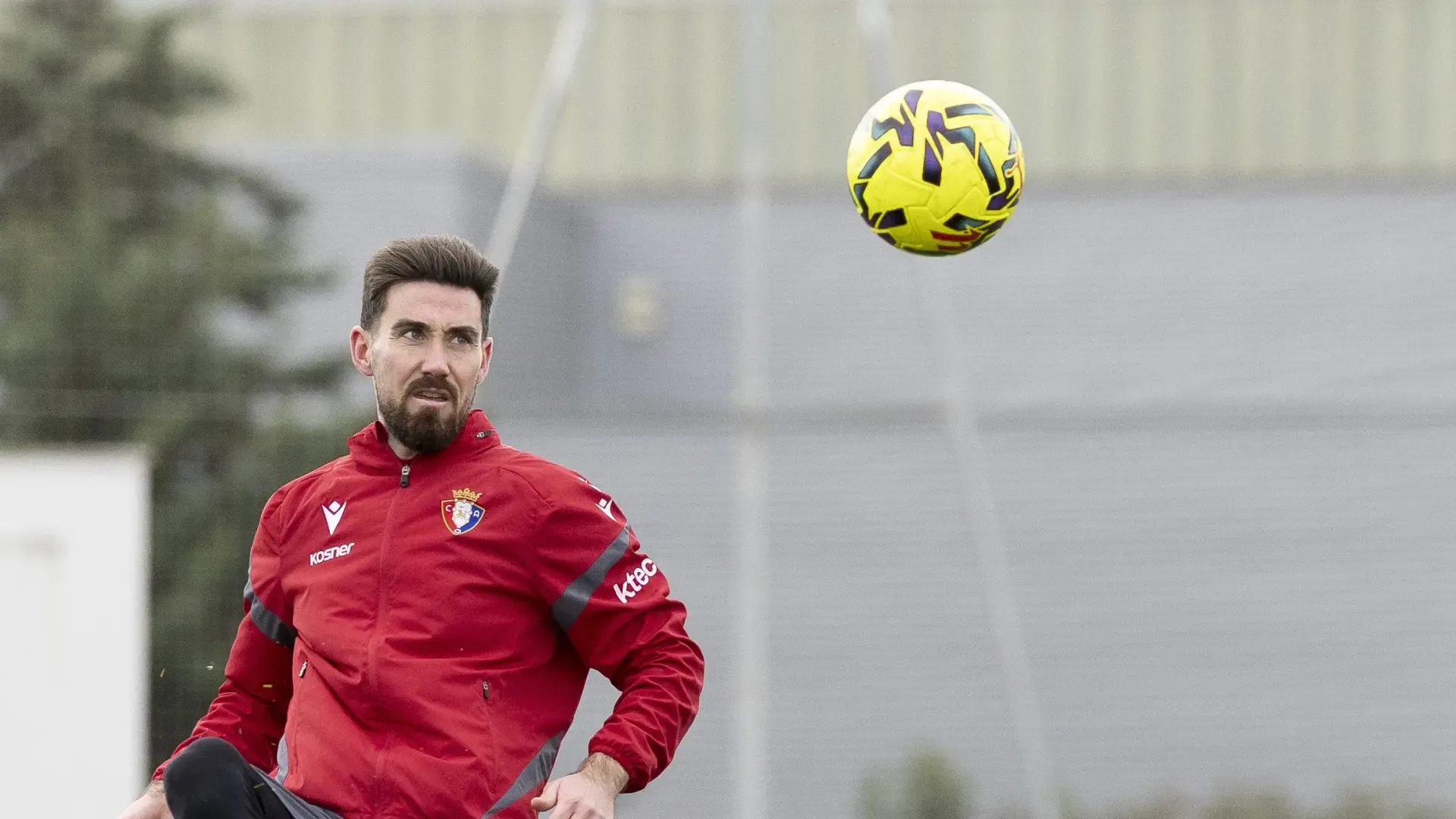 La plantilla de Osasuna se relaja con el fútbol-tenis a dos días del encuentro contra el Real Madrid