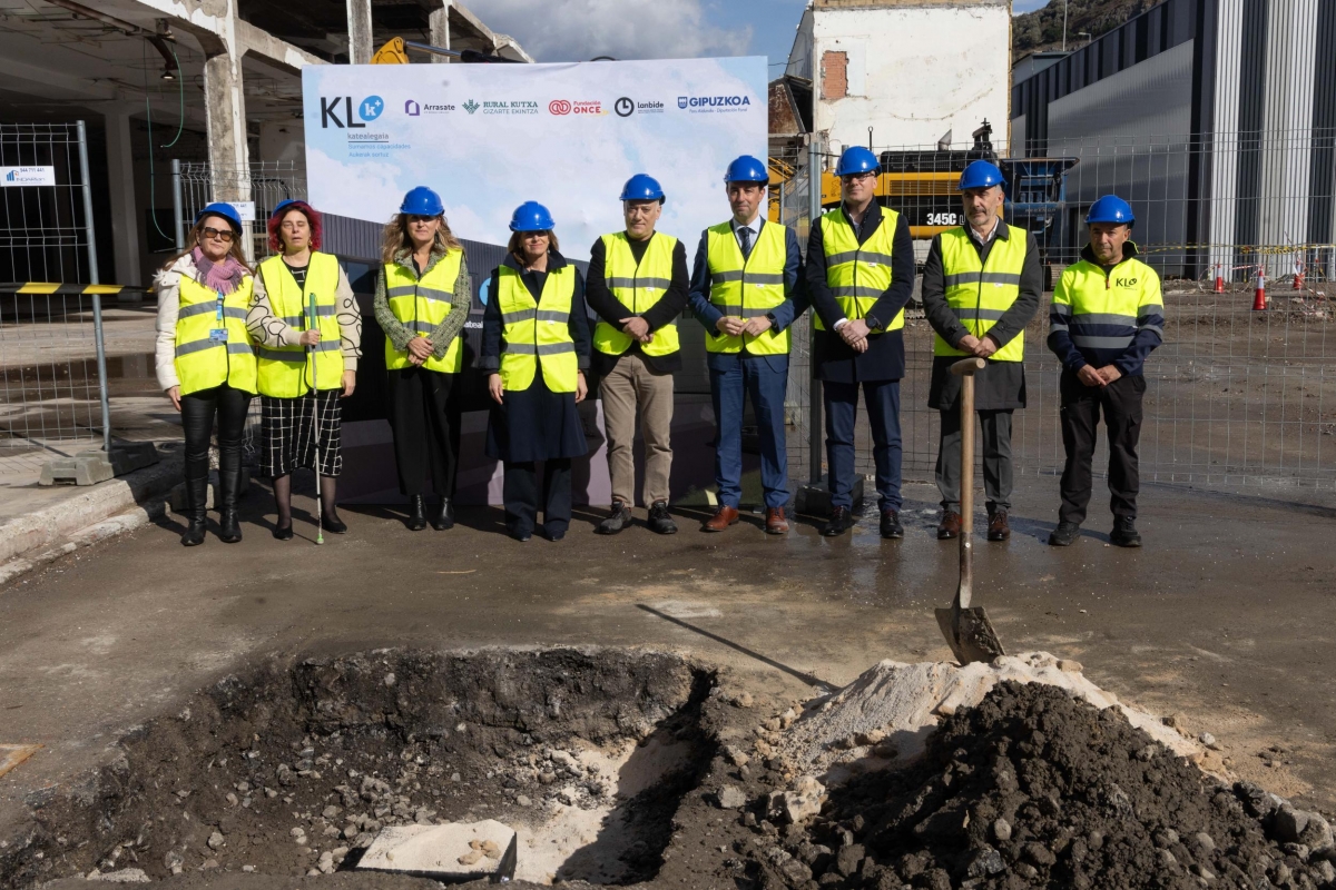 KL katealegaia coloca la primera piedra de su nuevo centro de empleo inclusivo de 4.500 metros en Arrasate