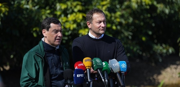 Juanma Moreno reclama a la Unión Europea que sume sus recursos al plan Andalucía actúa para salvar al campo
