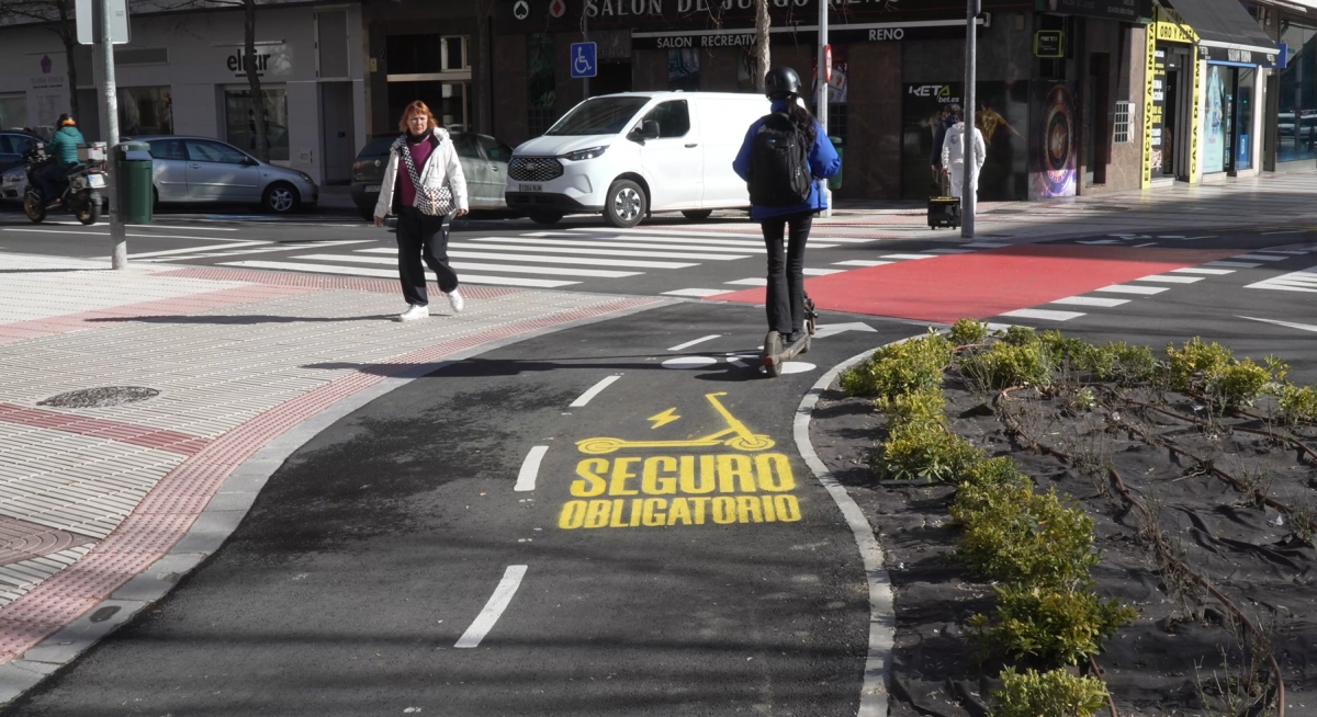 Diez municipios de la Comarca de Pamplona controlarán desde el lunes el seguro y el registro de los patinetes eléctricos