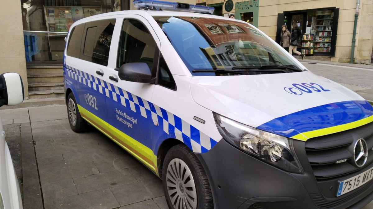 Se salta un semáforo en San Juan y cuando le pilla la Policía comprueban que circulaba sin carné de conducir y borracho