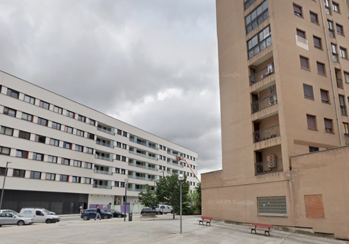 Dos afectados por un incendio en Arrosadía