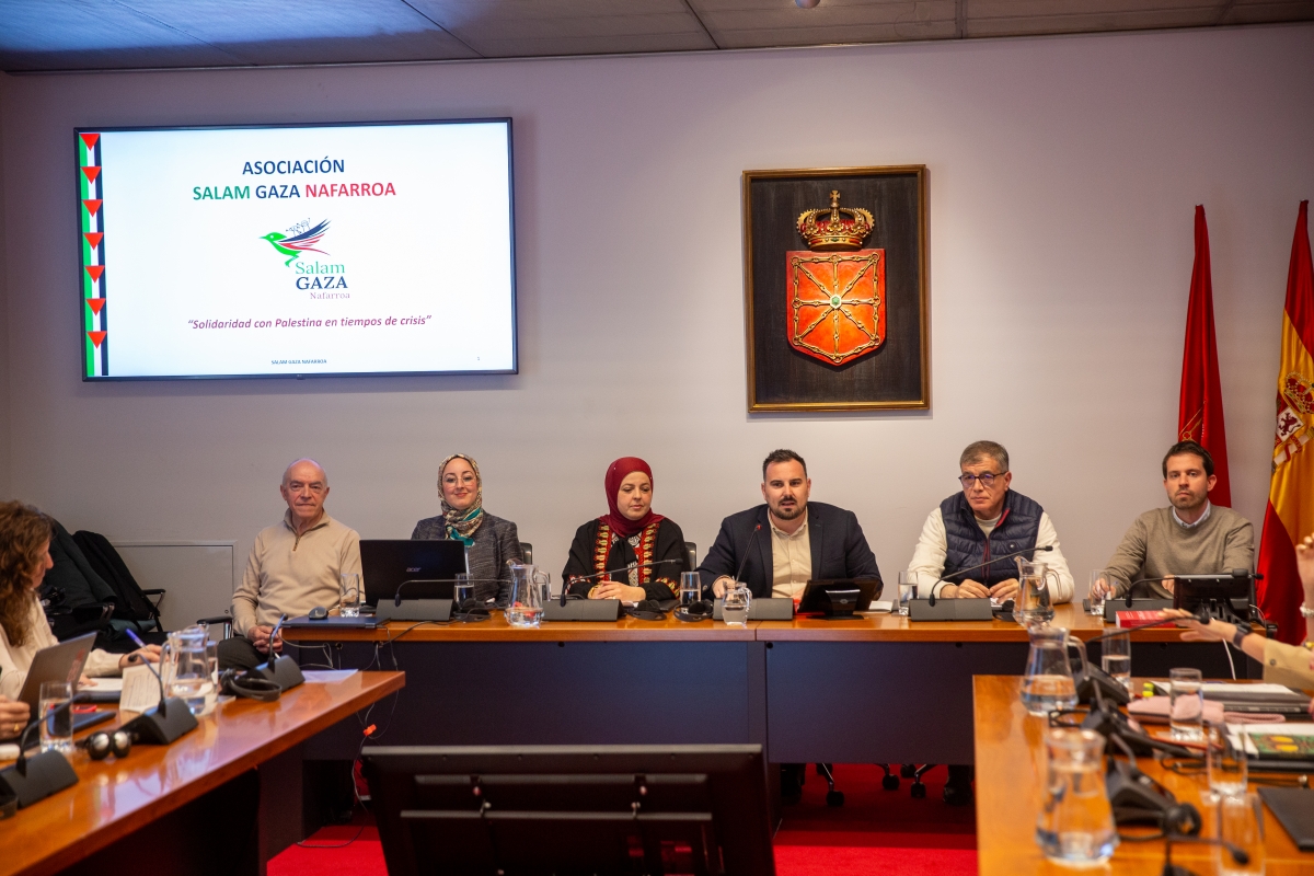 Salam Gaza Nafarroa lleva al Parlamento el impacto de la solidaridad navarra en Gaza y pide reforzar la ayuda 