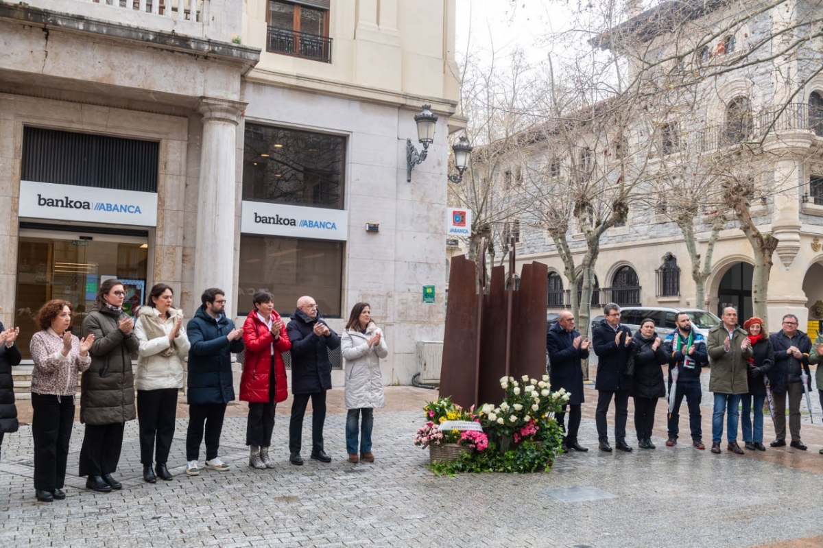 Vitoria-Gasteiz rinde homenaje a las víctimas del franquismo y refuerza su compromiso con la memoria histórica