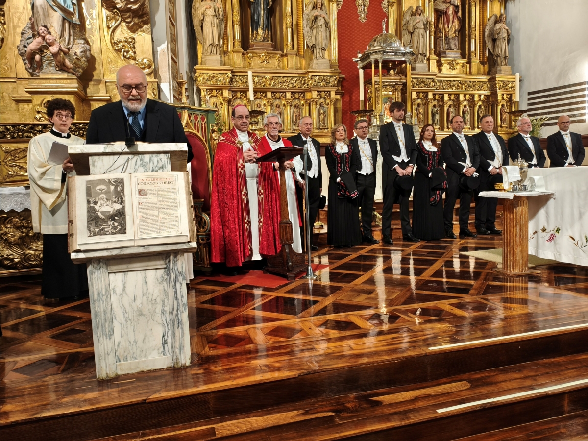 El arzobispo de Pamplona llama a “gobernar para todos” en la renovación del Voto de las Cinco Llagas