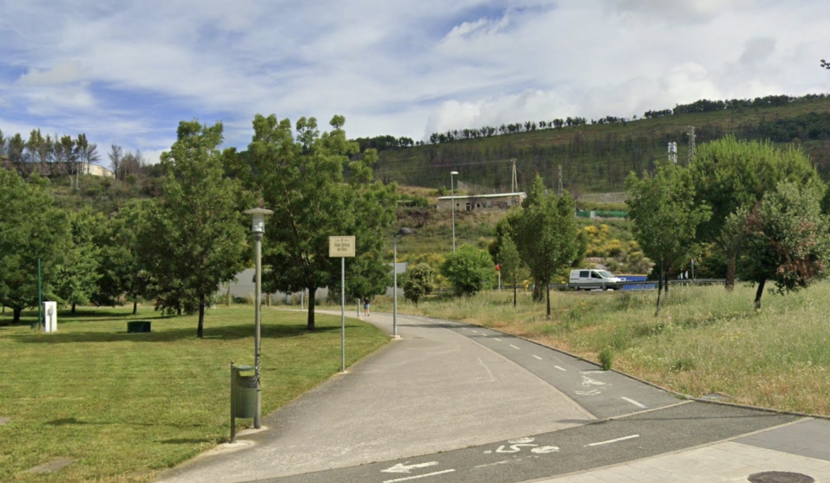Trasladado al HUN un ciclista, de 52 años, tras sufrir una caída en el parque Iñaki Ochoa de Olza